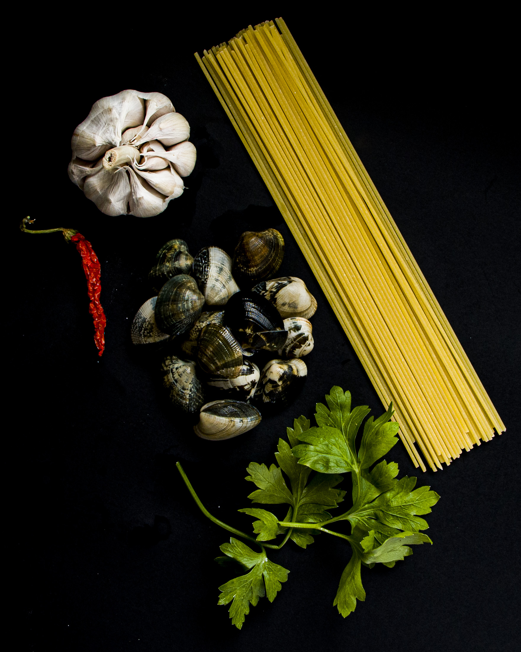 spaghetto-alle-vongole-pinetina-beach-village